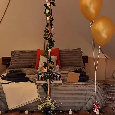 Luxury tent Fairy Cove At Rosemount Glamping